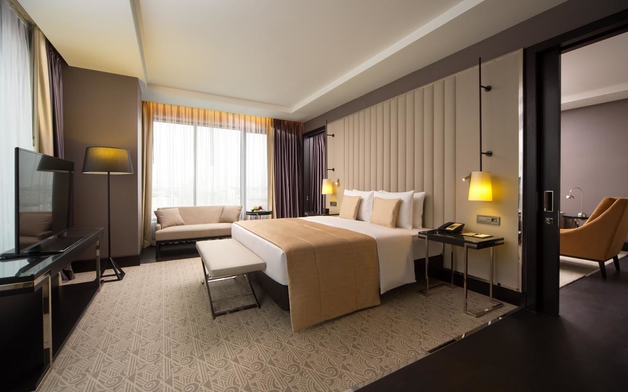 Отель DoubleTree by Hilton Минск Минск